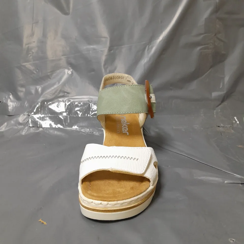 RIEKER WEDGE BUCKLE SANDALS MINT SIZE 3.5