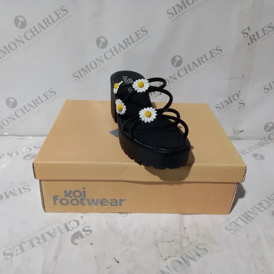 BRAND NEW BOXED PAIR OF KOI VEGAN BLOOMING DAISY OASIS STRAPPY SLIDERS IN BLACK - UK SIZE 3