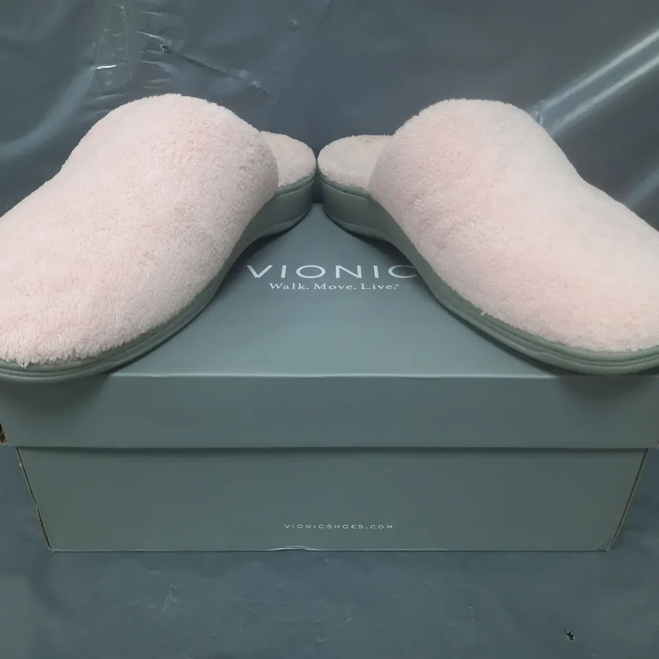 BOXED PAIR OF VIONIC GEM TERRY SLIPPERS IN PINK SIZE 8