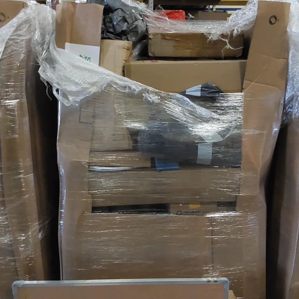 PALLET OF ASSORTED ITEMS INCLUDING: BATH MAT, BATHROOM MIRROR, NOTICE BOARD, BIRD SCARER