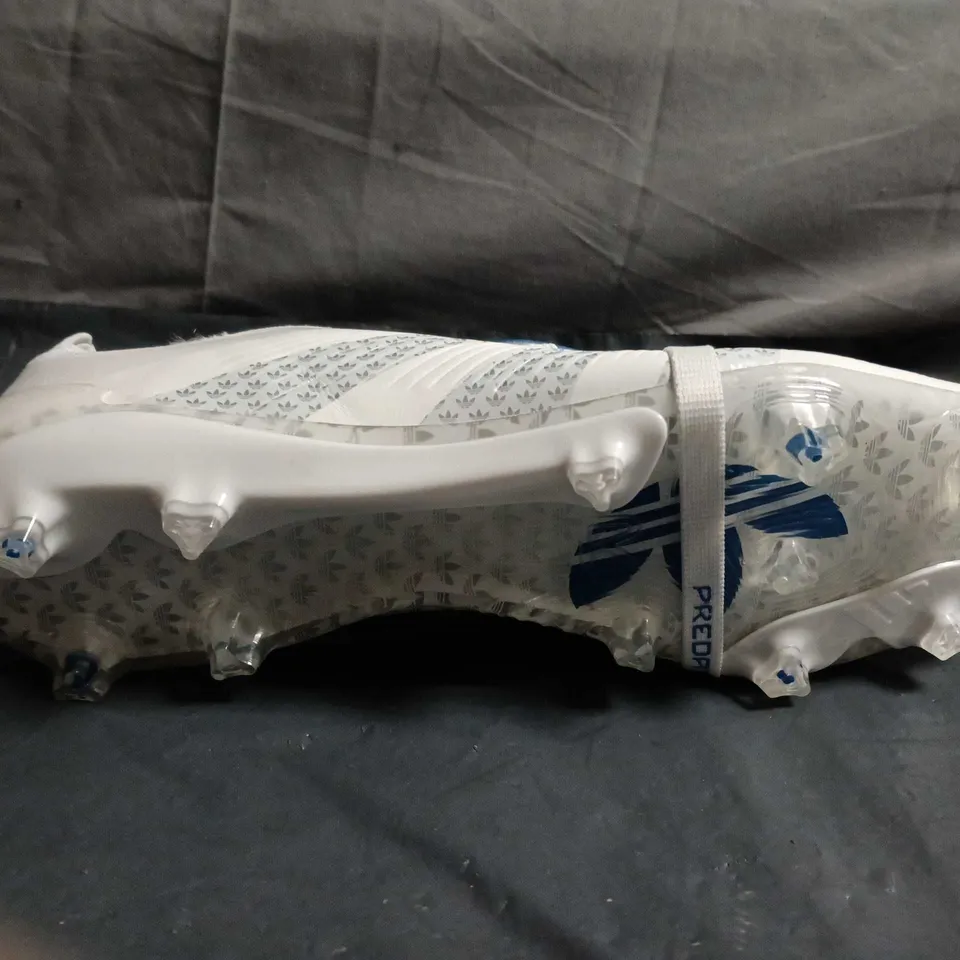 UNBOXED PAIR OF ADIDAS PREDATOR FOOTBALL BOOTS –UK SIZE 10.5