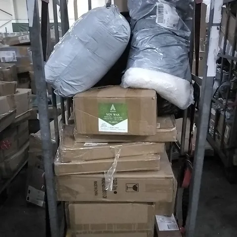 CAGE OF ASSORTED HOUSEHOLD GOODS TO INCLUDE SPICE RACK, JEWELLERY BOX AND WET BASKET VEGETABLE CUTTER