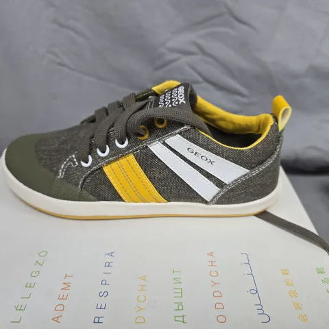 GEOX KIWI B.I. CANVAS+GEOBUCK KIDS' SNEAKERS – MILITARY GREY/YELLOW (EU 32) 