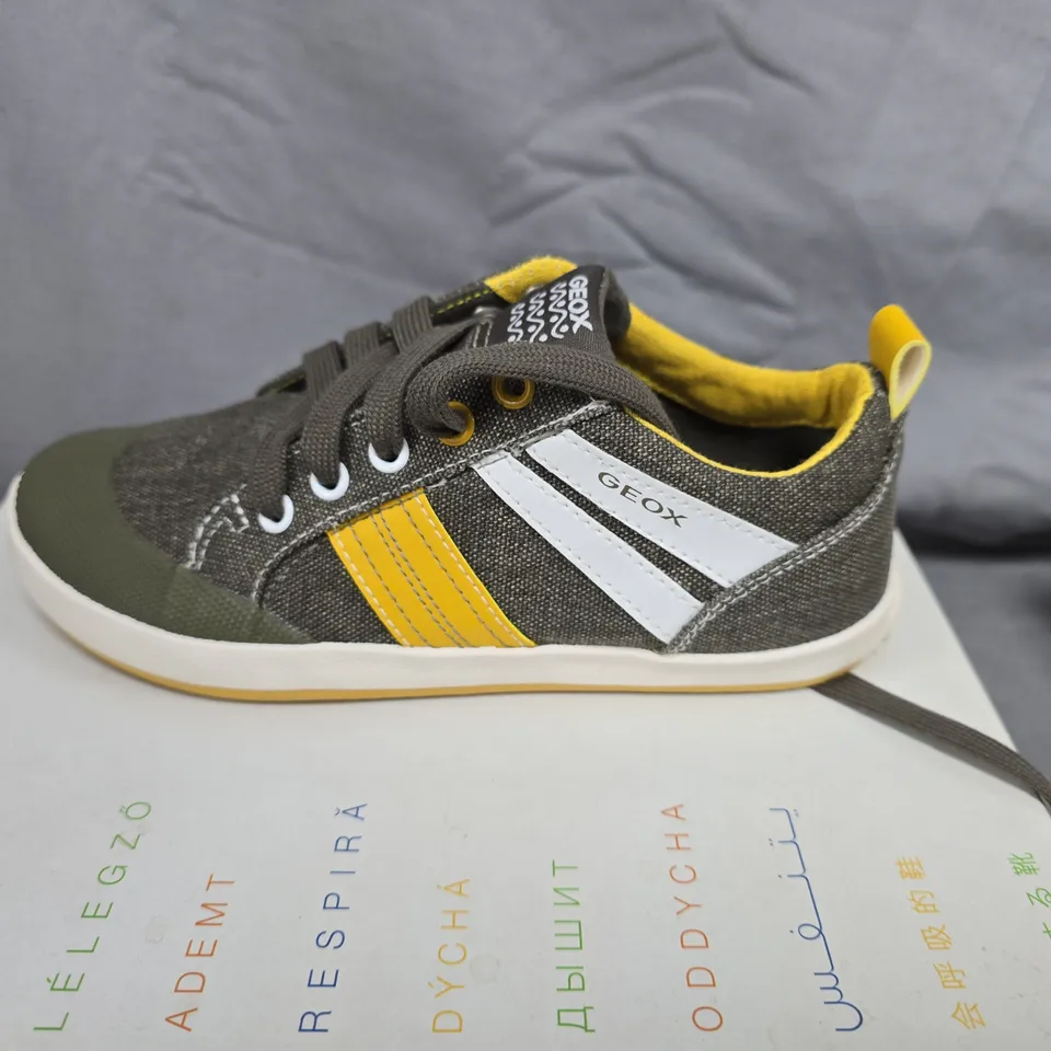 GEOX KIWI B.I. CANVAS+GEOBUCK KIDS' SNEAKERS – MILITARY GREY/YELLOW (EU 32) 