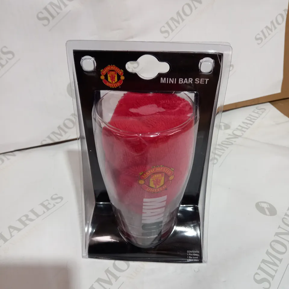 MANCHESTER UNITED STYLE MINI BAR SET 