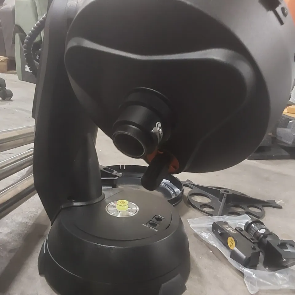 BOXED CELESTRON NEXSTAR 8SE COMPUTERISED TELESCOPE
