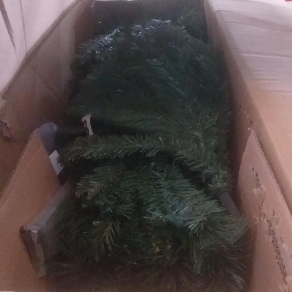 BOXED MAJESTIC 7FT GREEN PINE CHRISTMAS TREE