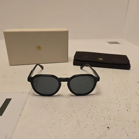 PRAGNELL SUNGLASSES – BLACK FRAME BOXED