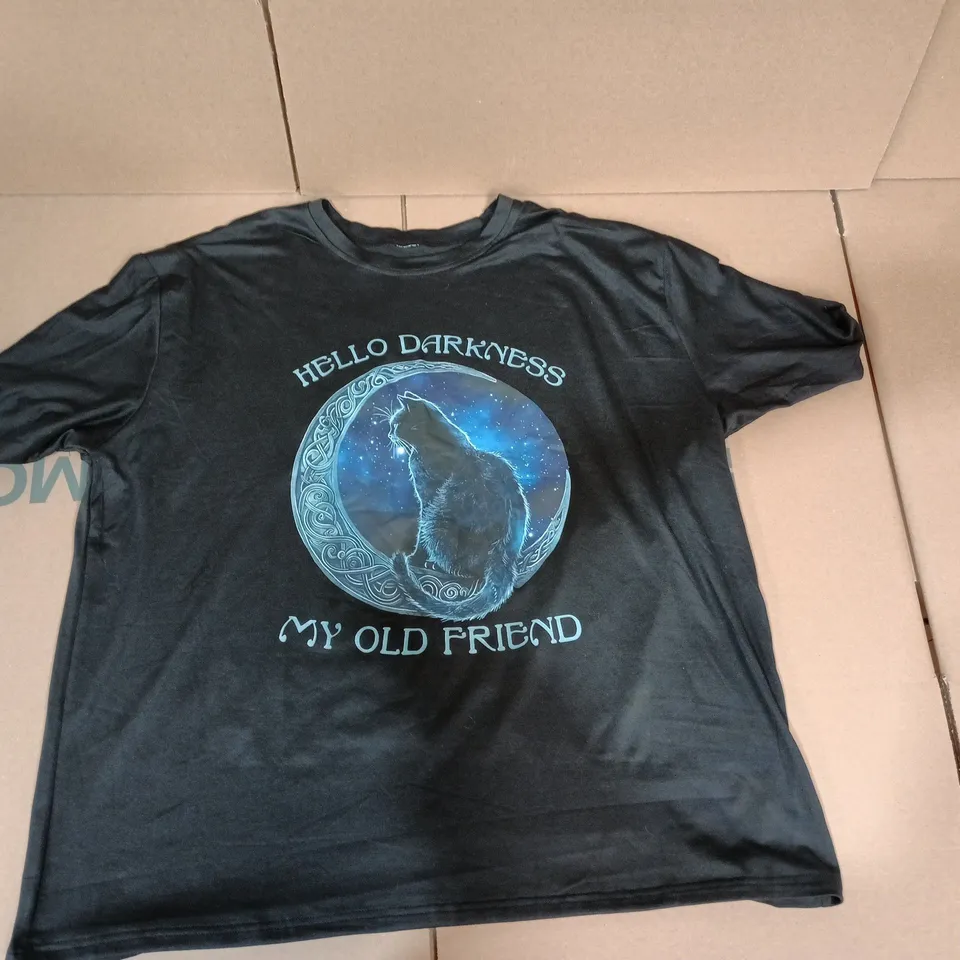 BLACK T-SHIRT WITH CAT GRAPHIC PRINT – 'HELLO DARKNESS MY OLD FRIEND'