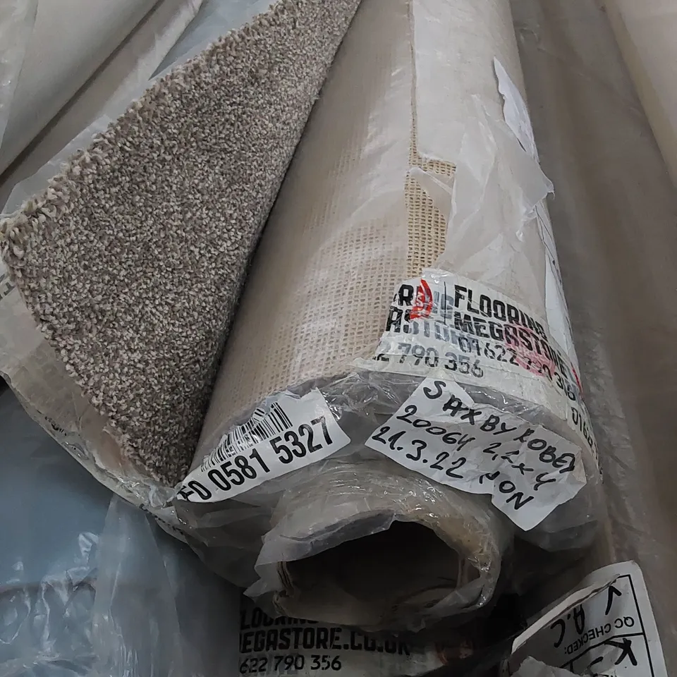 ROLL OF QUALITY PRIMO CHOICE SUPER MUSTANG CARPET // SIZE: 2.2 X 4m