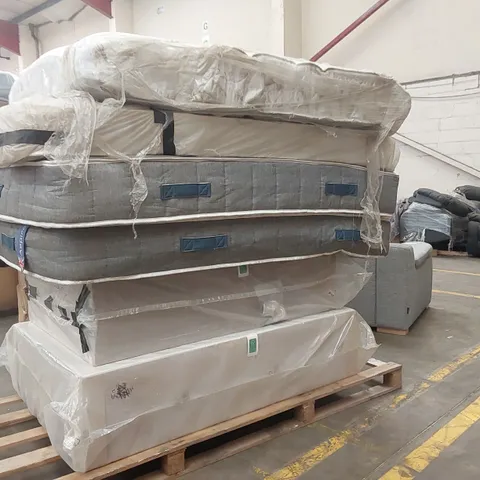 PALLET TO CONTAIN 2 DIVAN BASE PARTS, 4 MATTRESSES