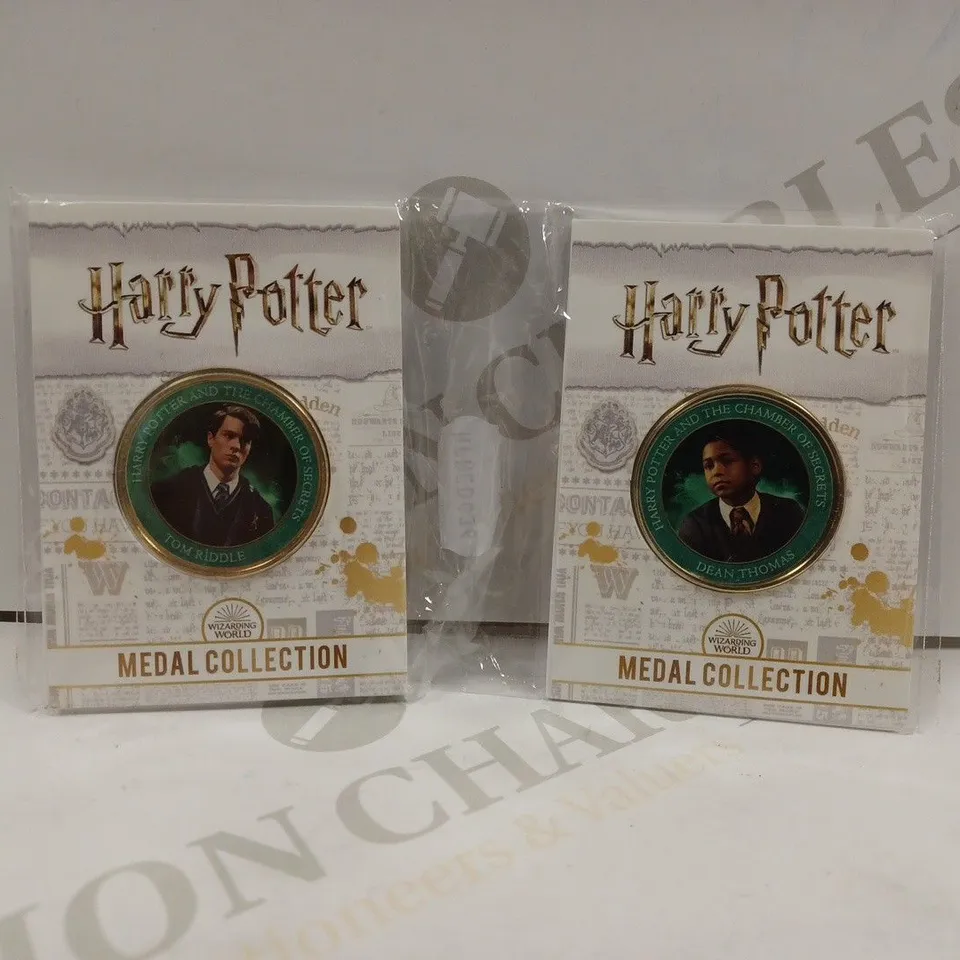 HARRY POTTER 4 X ASSORTED COLLECTABLE MEDALS, DESIGNS VARY 