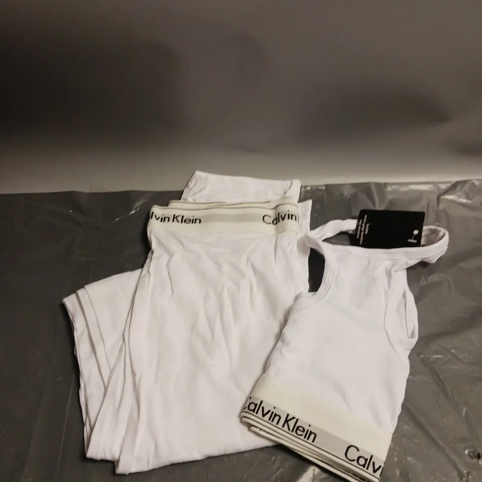 BOXED CALVIN KLEIN LADIES CROP TOP AND LEGGINGS SET WHITE SIZE L