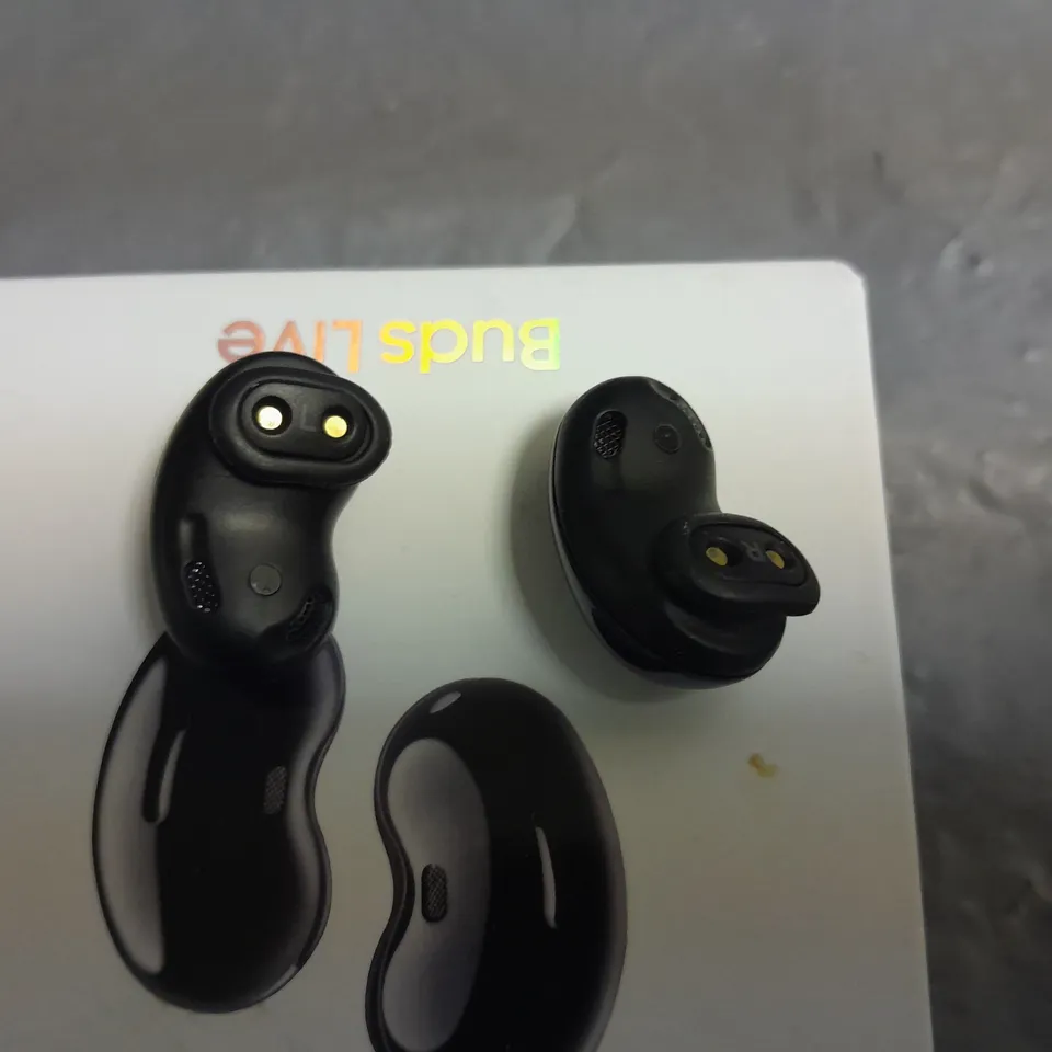 BOXED SAMSUNG GALAXY BUDS LIVE