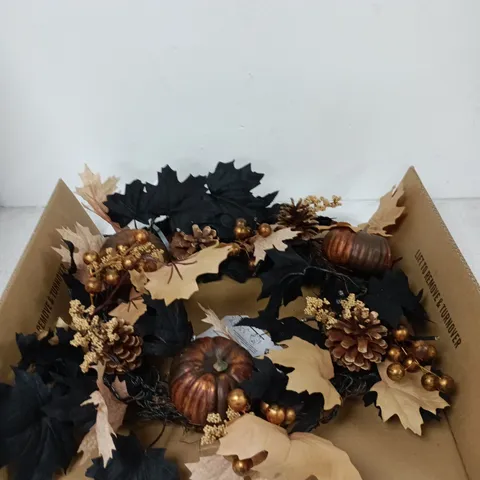 THE VERY COLLECTION AUTUMN/HALLOWEEN PRE LIT BLACK/BEIGE LEAF WREATH