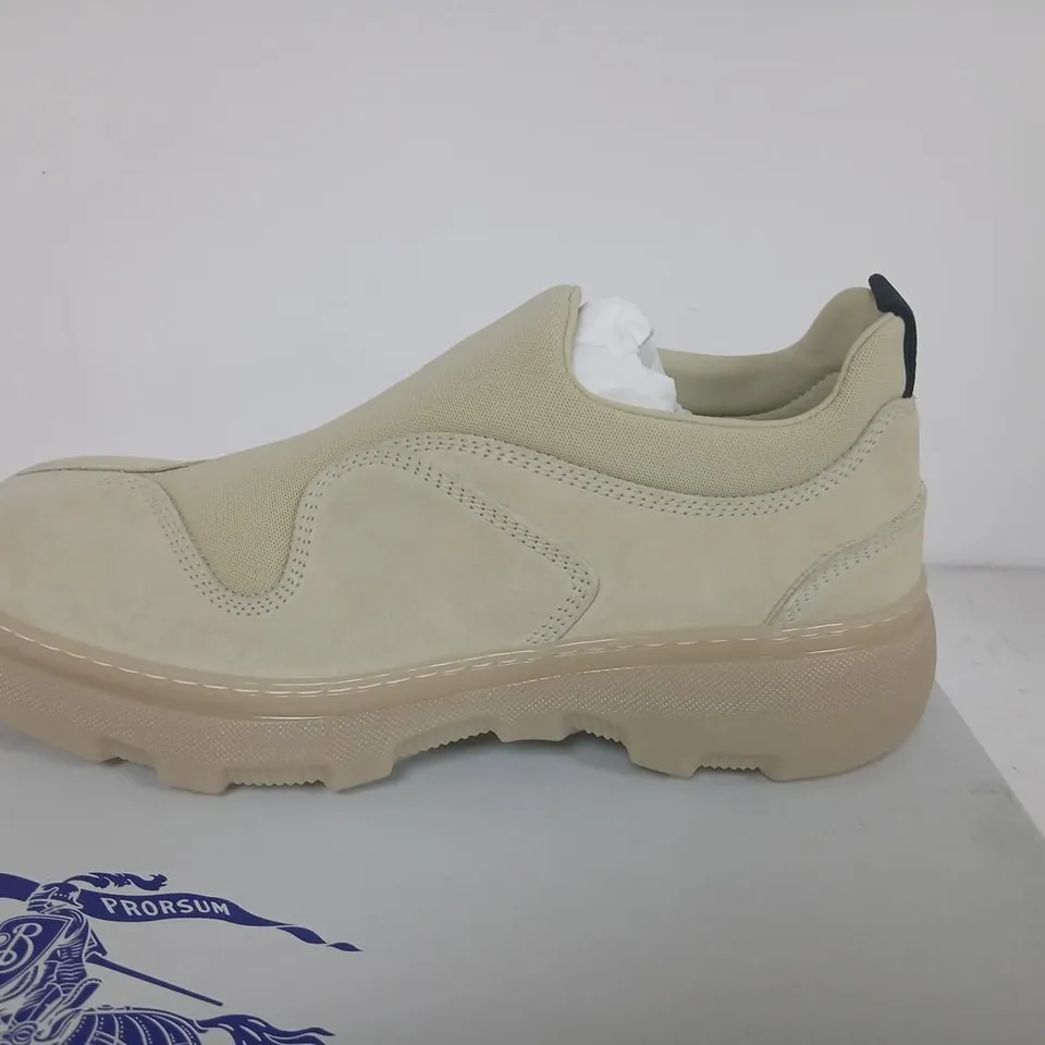 BURBERRY LEATHER TRAINER – BEIGE, UK 12 (EUR 46)