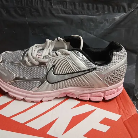 NIKE ZOOM VOMERO 5 WOMEN’S RUNNING SHOES – UK4 (US 6.5, EU 37.5)