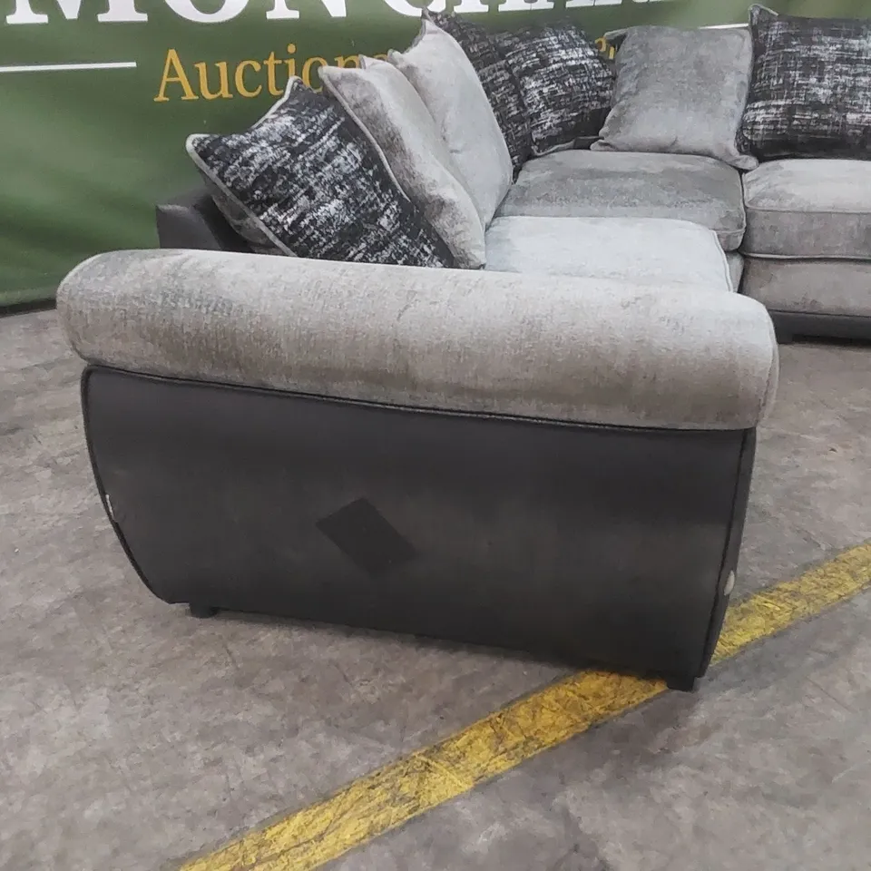 QUALITY DESIGNER UPHOLSTERED CORNER SOFA - GREY & BLACK