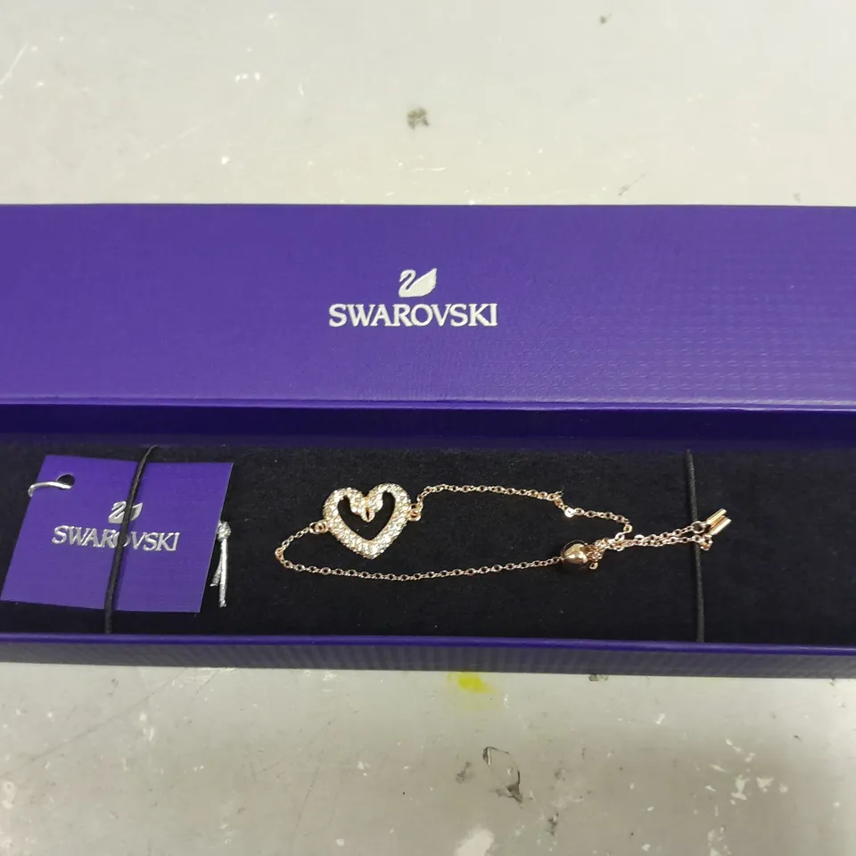 SWAROVSKI HEART THEMED BRACELET