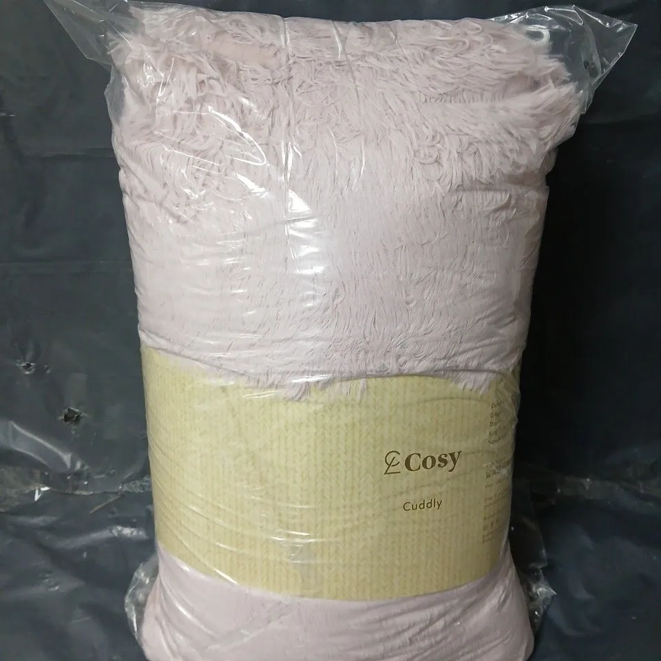 CATHERINE LANSFIELD COZY AND CUDDLY FAUX FUR FLEECE DUVET SET - PINK - KING SIZE