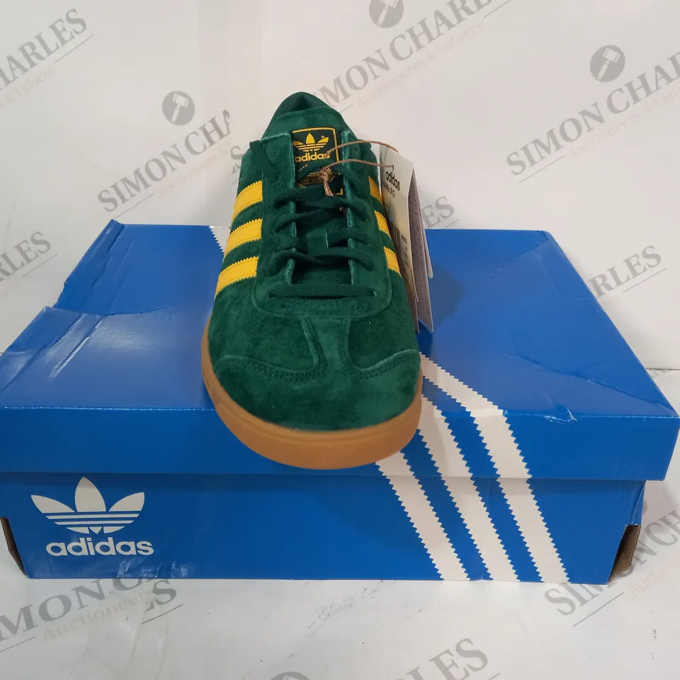 BOXED PAIR OF ADIDAS HAMBURG SHOES IN GREEN/MUSTARD YELLOW UK SIZE 10
