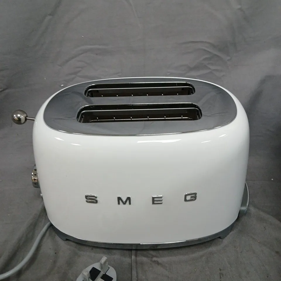 SMEG TSF01WHUK 50'S STYLE RETRO 2 SLICE TOASTER - WHITE