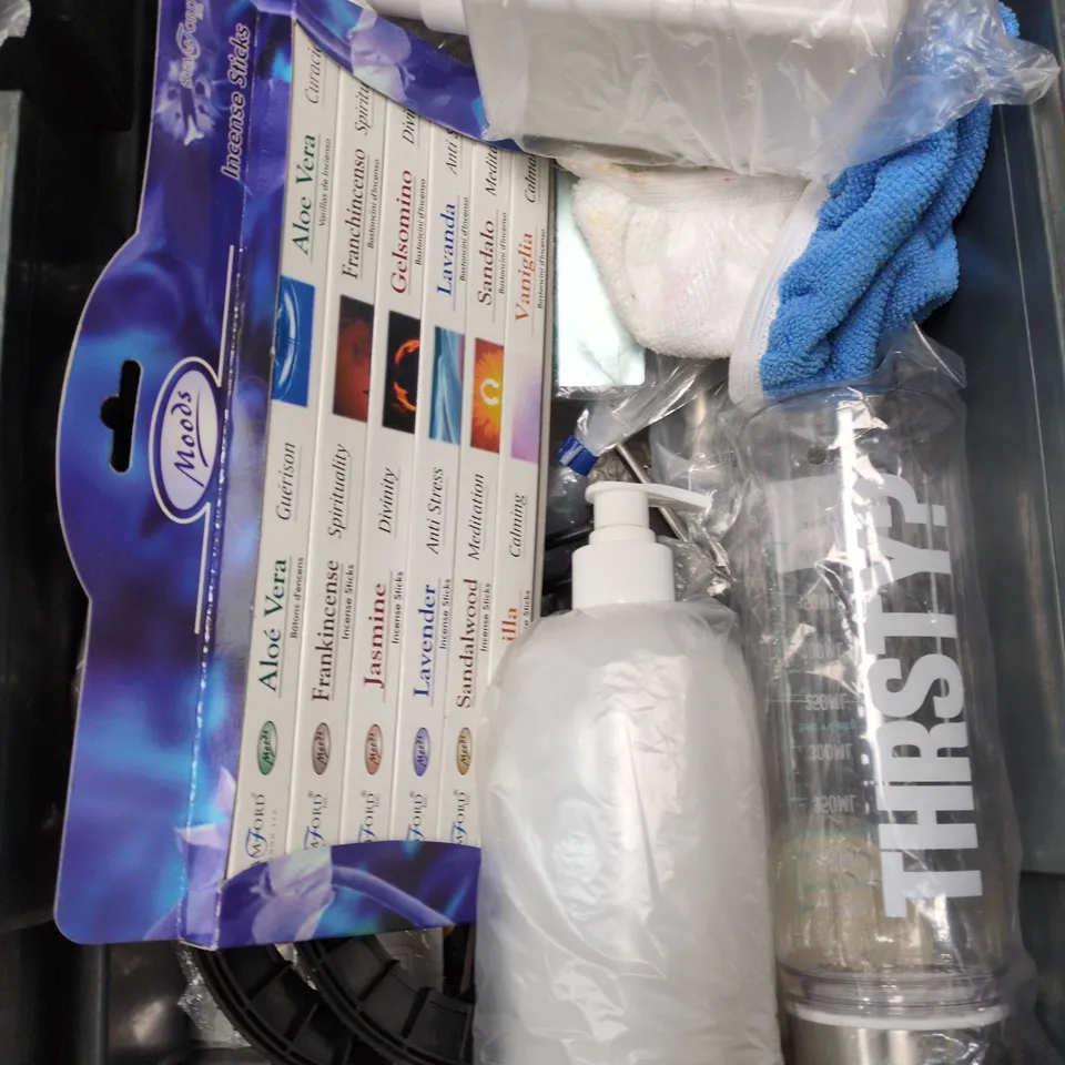 APPROXIMATELY 15 ASSORTED HOUSEHOLD PRODUCTS TO INCLUDE INCENSE STICKS, SOAP PUMP DISPENSER BOTTLE AND THIRSTY DRINKS BOTTLE