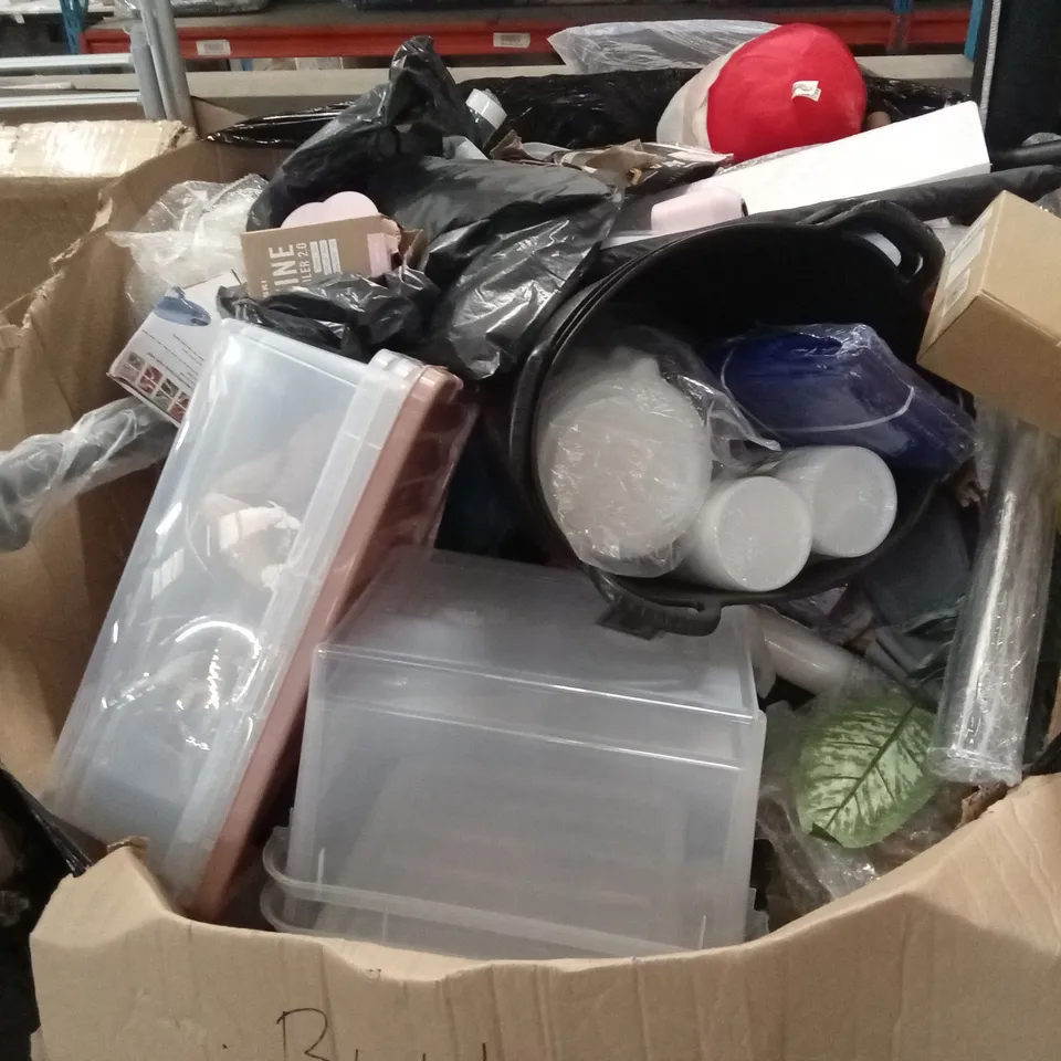 PALLET OF ASSORTED HOUSEHOLD GOODS AND PRODUCTS TO INCLUDE; PLASTIC STORAGE BOXES, BUILDERS BUCKETS, PLASTIC CONTAINERS ETC