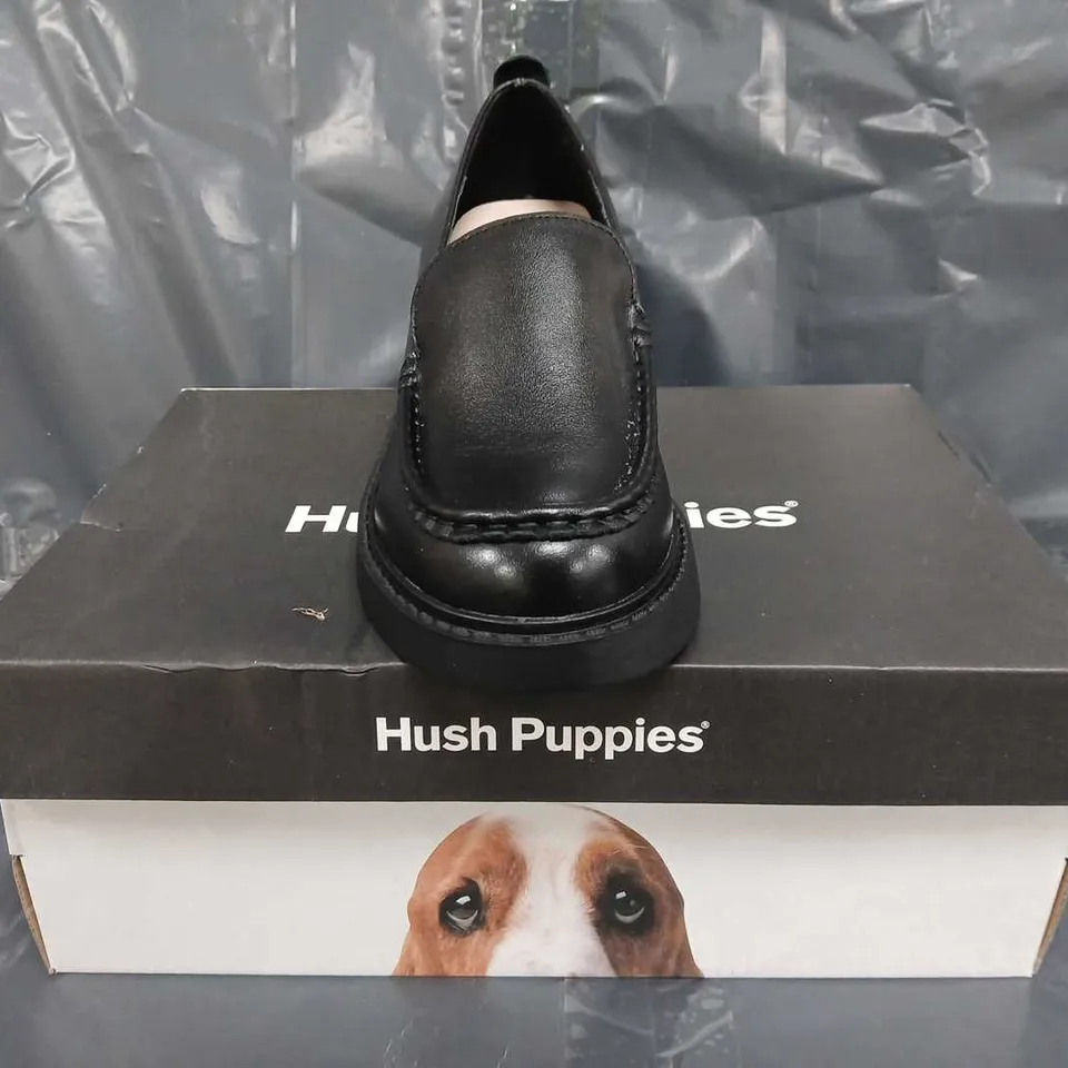 BOXED PAIR OF HUSH PUPPIES ADELAIDE SHOES IN BLACK SIZE UK 4