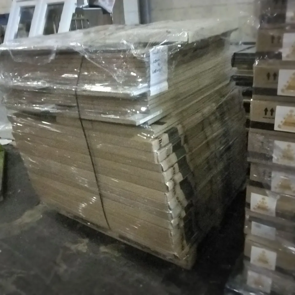 PALLET OF APPROXIMATELY 80 WORKTOPS GLOSS BLACK AND GLOSS WHITE
