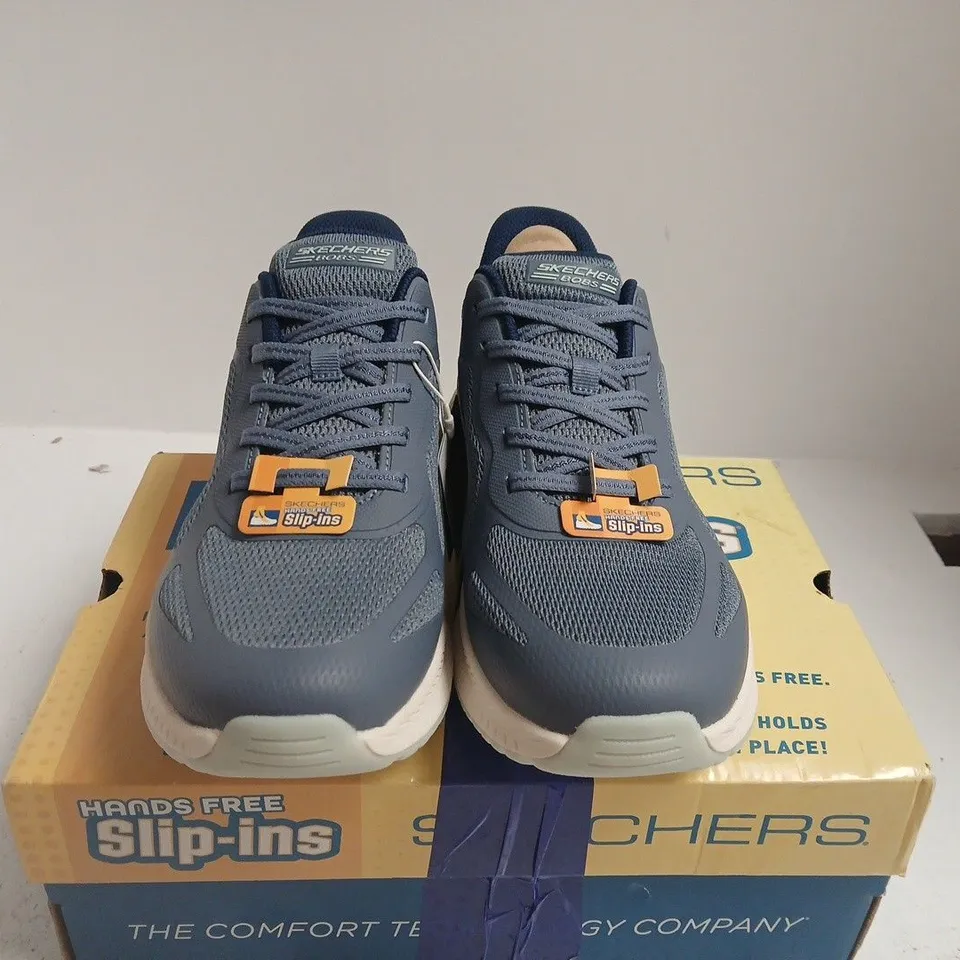 BOXED PAIR OF SKECHERS SLIP-INS MEMORY FOAM SHOES – UK SIZE 8