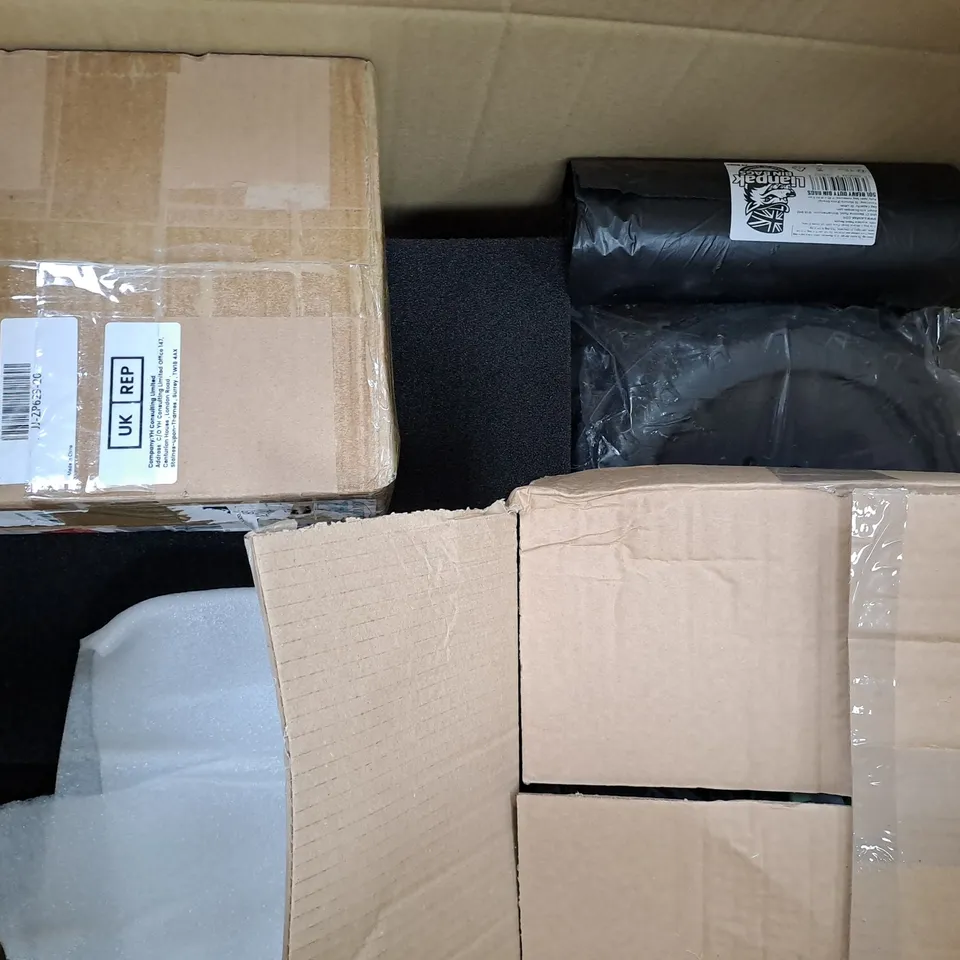 BOX OF APPROXIMATELY 10 ASSORTED HOUSEHOLD ITEMS TO INCLUDE FACE TOWELS, PARTICULATE RESPIRATOR FFP3 NR D, ETC - COLLECTION ONLY