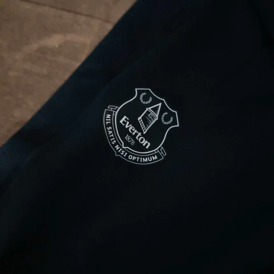 CASTORE EVERTON KIDS TRACKSUIT BOTTOMS IN NAVY - 6-7Y