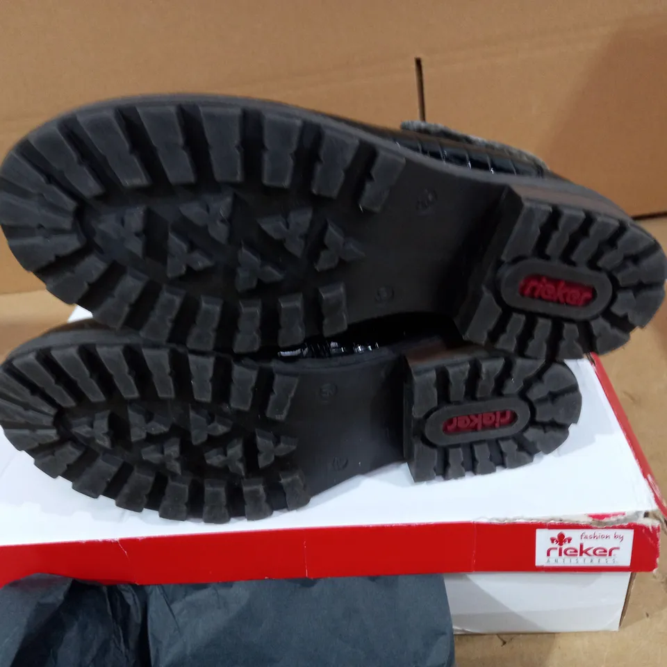 RIEKER HIKING BOOT BLACK CROC SIZE 6.5