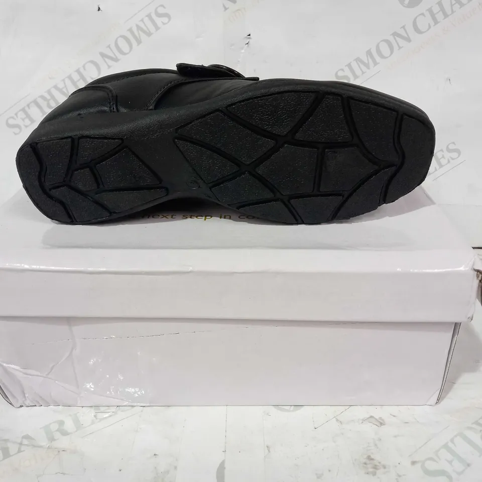 BOXED PAIR OF DR KELLER SHOES IN BLACK UK SIZE 4