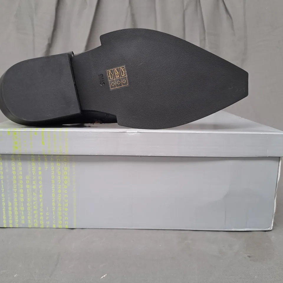 BOXED PAIR OF KOI SOUL RENDER COWBOY BOOTS IN BLACK/BRONZE EFFECT UK SIZE 9