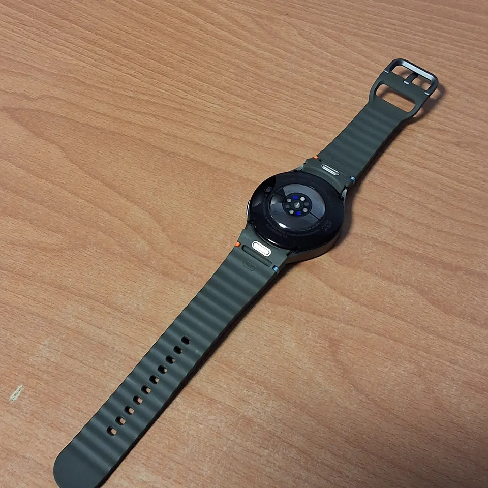 UNBOXED SAMSUNG WATCH 7 CH2B 44MM WITH FOREST GREEN STRAP - SM-L310