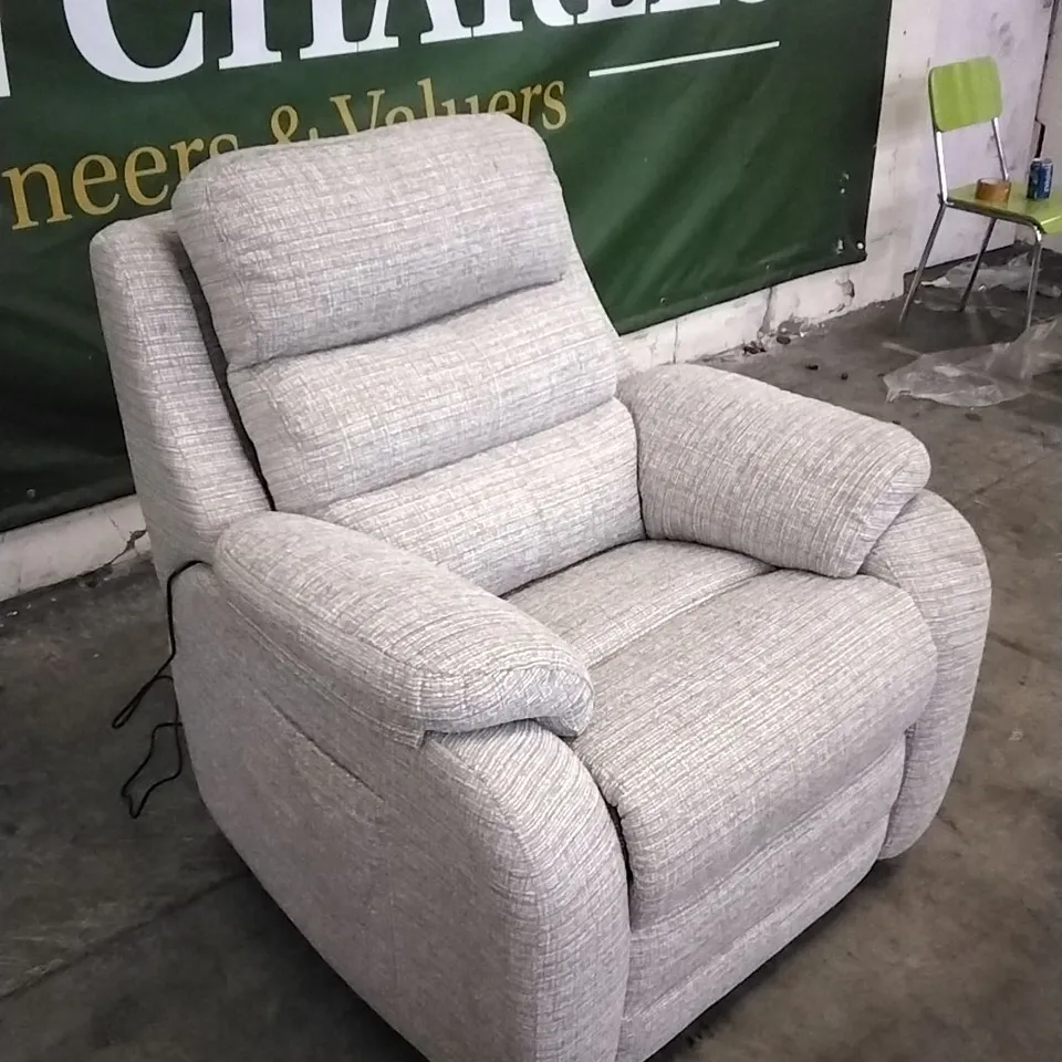 QUALITY BRITISH DESIGNED & MANUFACTURED G PLAN GREENWICH LARGE DUAL ELEVATE LOOM SHALE FABRIC ARMCHAIR
