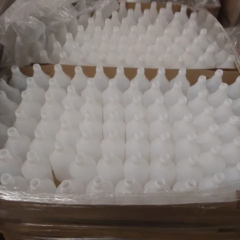 PALLET CONTAINING A VERY LARGE QUANTITY OF BRAND NEW 750ML SPRAY BOTTLES - NO TOPS