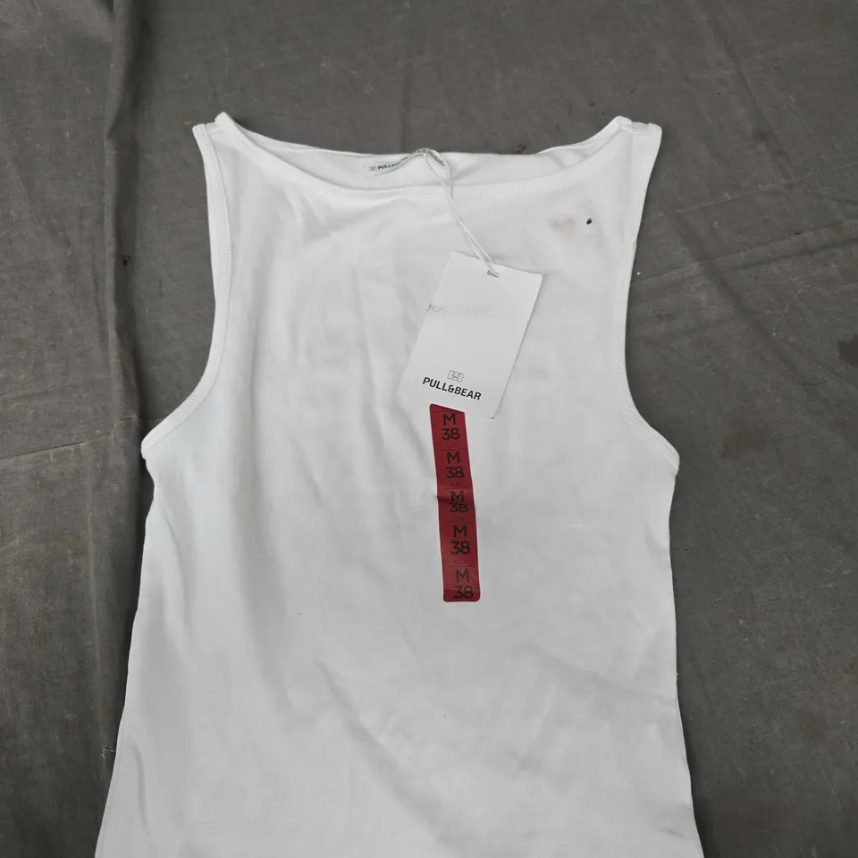 PULL&BEAR TRAINING VEST IN WHITE - M