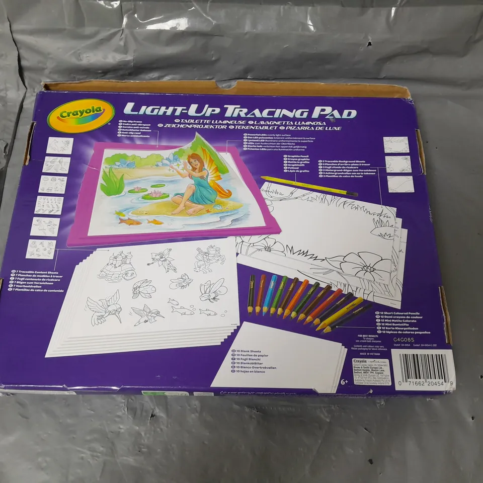 CRAYOLA LIGHT-UP TRACING PAD  RRP £26.99