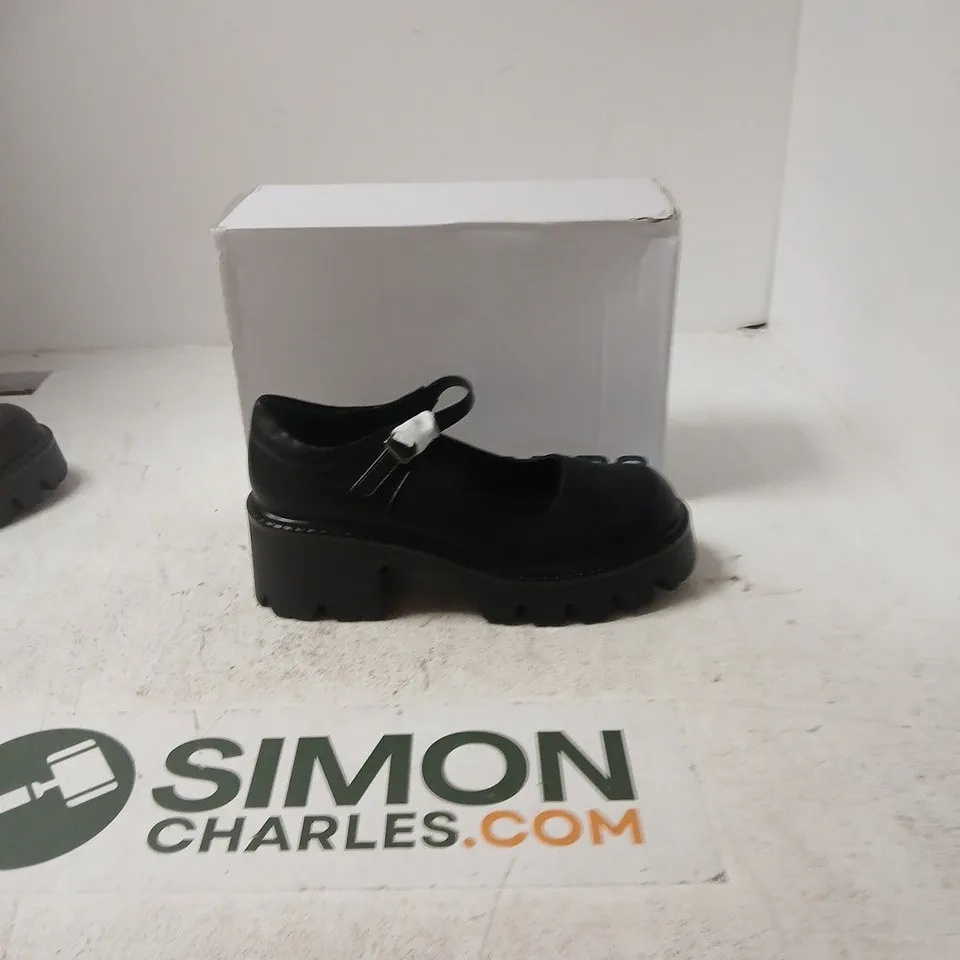 DREAM PAIRS BLACK LEATHER MARY JANE STYLE SHOES – UK 7 (US 9) – BOXED