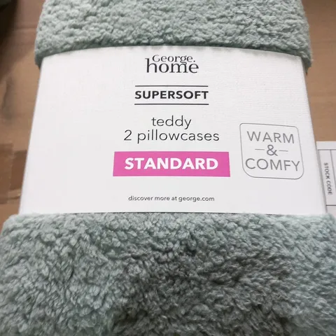 APPROXIMATELY 18 SETS OF 2 SUPERSOFT TEDDY PILLOWCASES GREEN