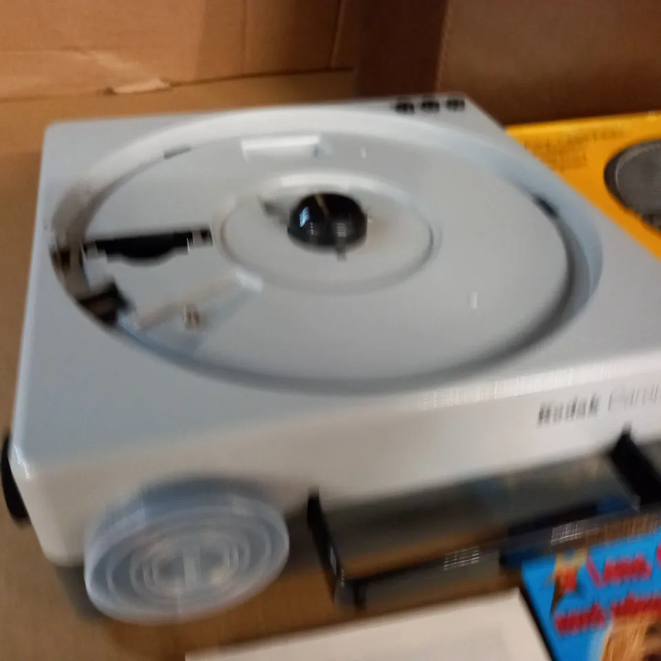 KODAK CAROUSEL S WITH SLIDE TRAY IN CASE