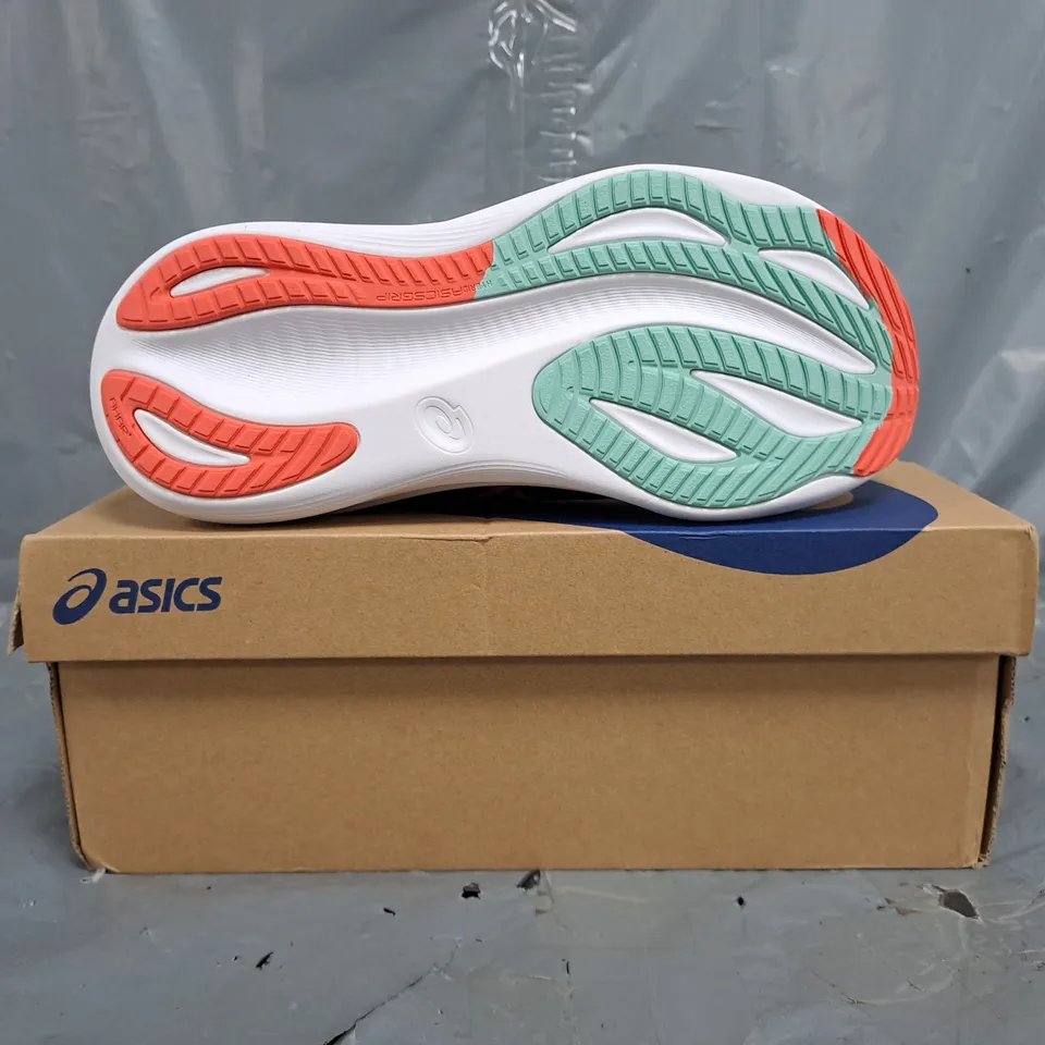 BOXED PAIR OF ASICS GEL-NIMBUS 27 TRAINERS IN BLACK/CORAL SIZE UK 6