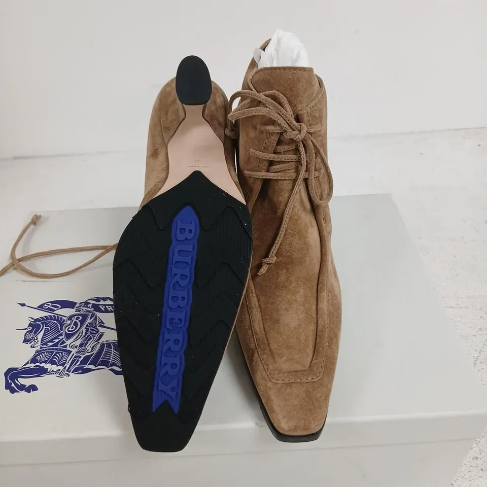 BURBERRY WOMEN'S SUEDE ANKLE BOOTS – UK 6 (EUR 39)