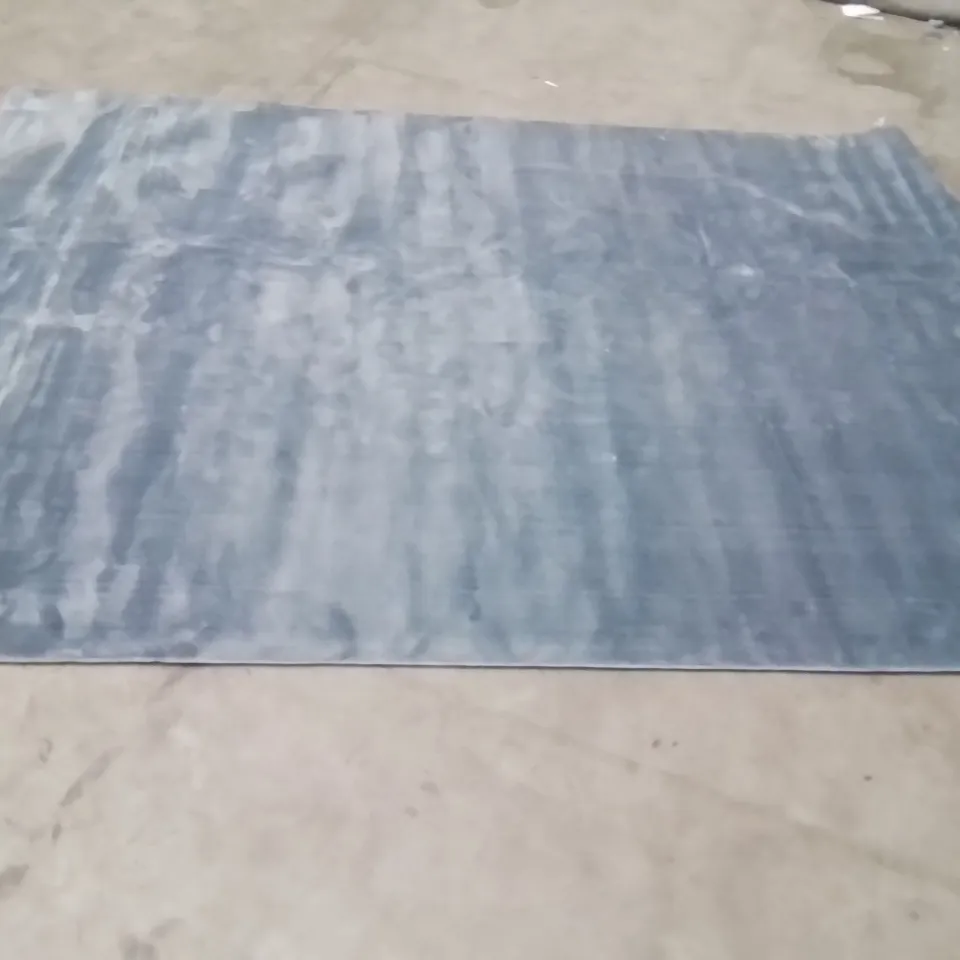 QUALITY DESIGNER AREA RUG - APPROXIMATELY 310X230CM