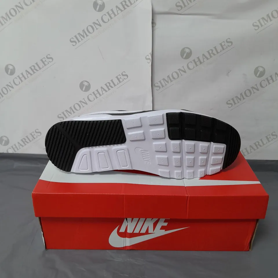 NIKE AIR MENS BLACK TRAINERS SIZE 9.5