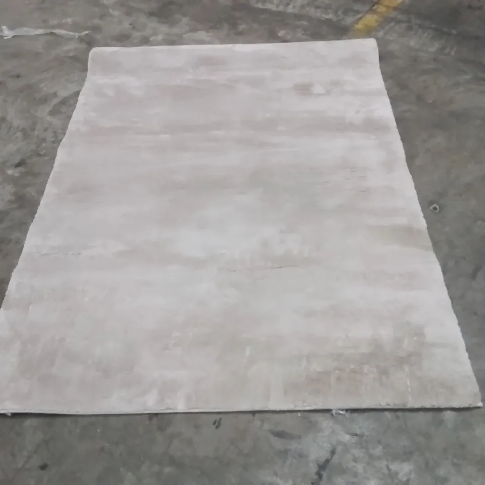 QUALITY DESIGNER AREA RUG - APPROXIMATELY 170X120CM