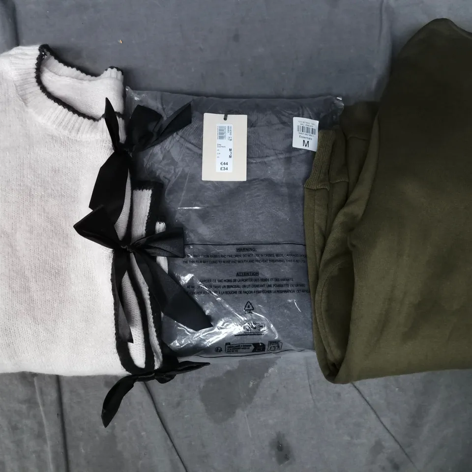 APPROXIMATELY 20 ASSORTED CLOTHING AND FASHION PRODUCTS IN VARIOUS STYLES AND SIZES - COLLECTION ONLY